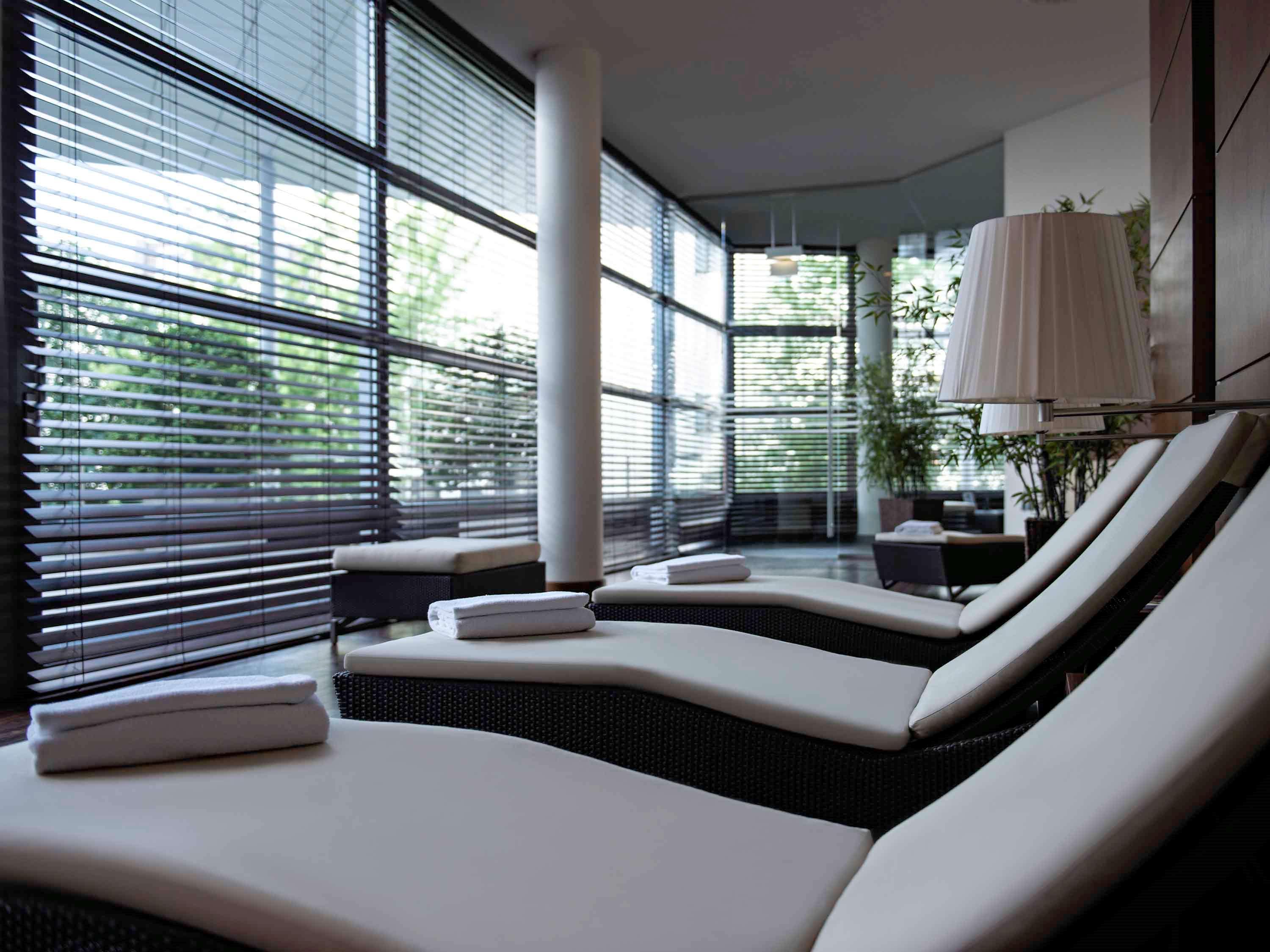 Pullman Cologne Hotel Exterior photo